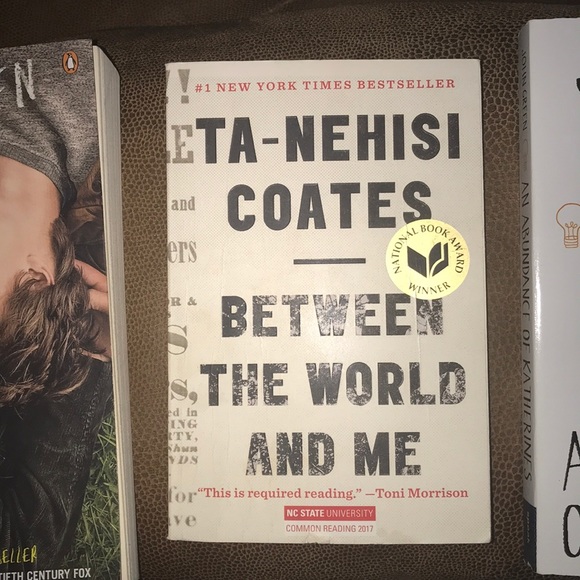 Assorted Books - Picture 2 of 3